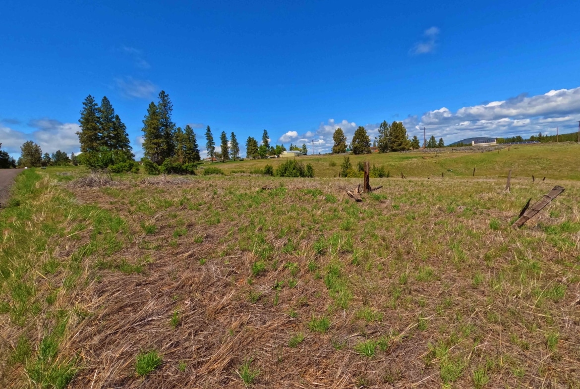 0.5 Acres Land for Sale in Chiloquin Oregon​