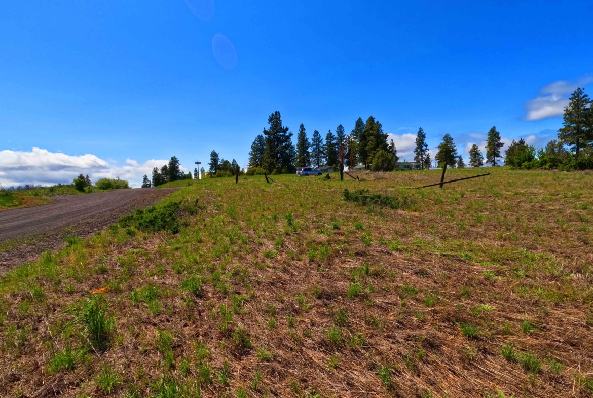 0.5 Acres Land for Sale in Chiloquin Oregon​
