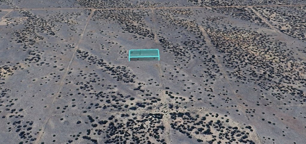 Owner-financed land in Arizona, 1.24 acres near Sanders town