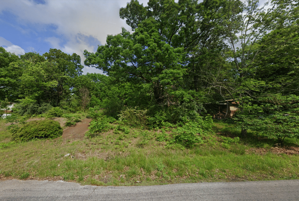 Mobile Home, Compound, Forever Home in the Ozarks!