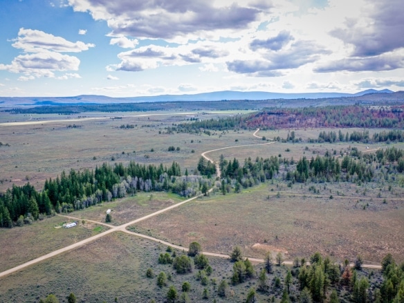 1.38 Acres Land with Private Hunting Campground in Oregon