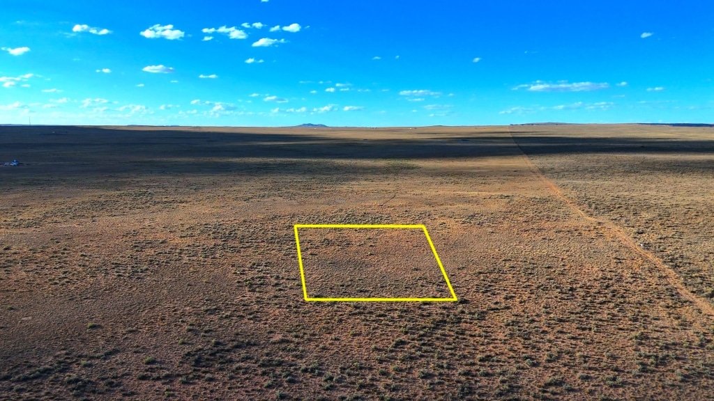 1.09 Acres Buildable Land with $3.58 Annual Text for Sale in Sanders, Az