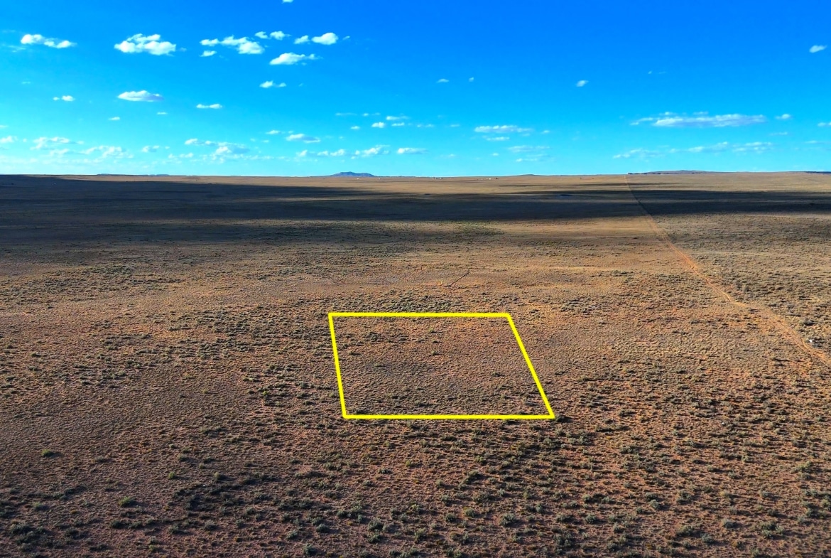 1.09 Acres Builable Land for Sale in Sanders, Arizona
