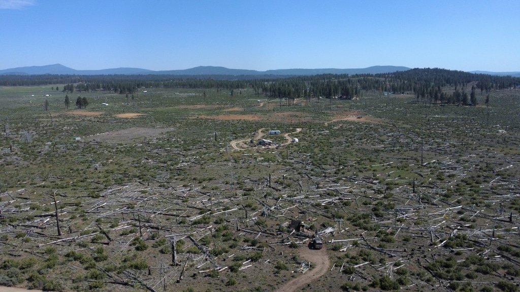 Flat terrain lot near Klamath, Oregon with RV camping allowed - owner financed