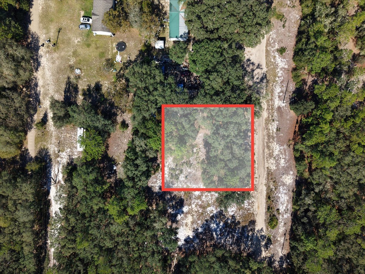 29-Lined 0.30 Acres Land in Florahome, Florida
