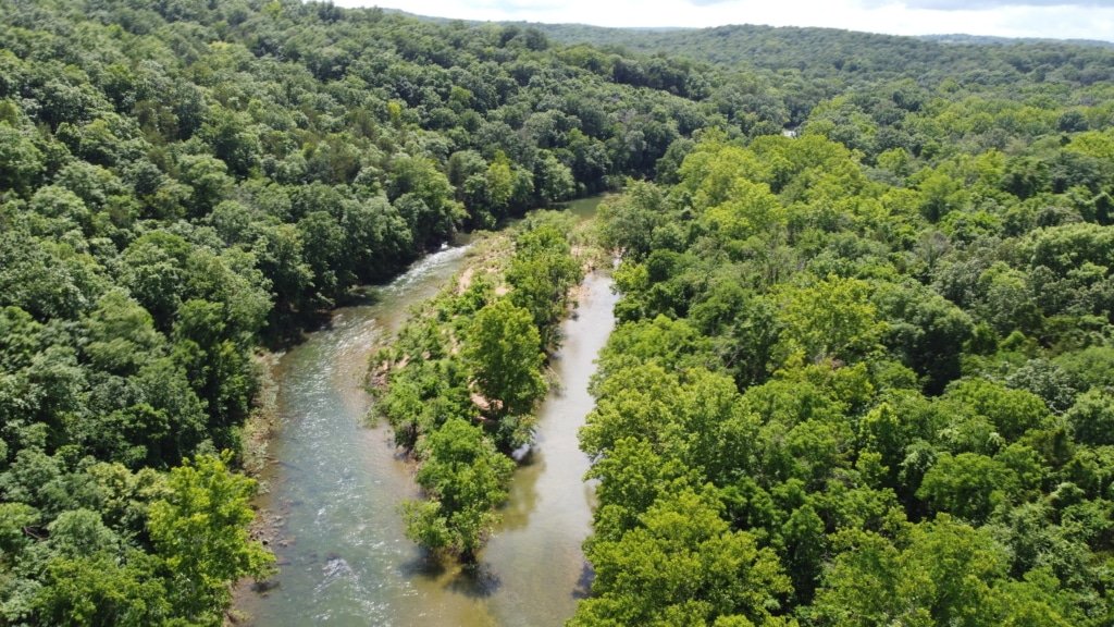 RIVER FRONT LOT- 0.8 acre Powhantan Dr. Cherokee Village, AR
