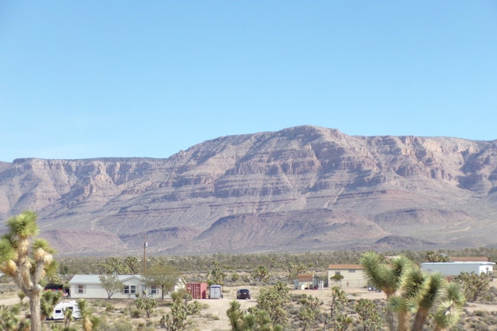 Flat buildable acreage in Meadview, Arizona - easy monthly terms - photo 6