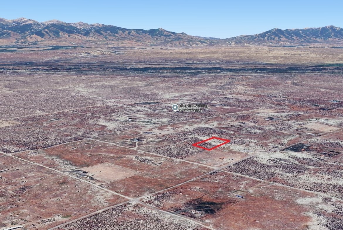 Power at the street!!! Ready for your perfect homestead. 1.13 Acres in Elko County