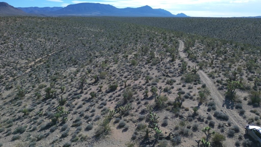 Mohave County vacant lot with RV camping allowed - photo 2