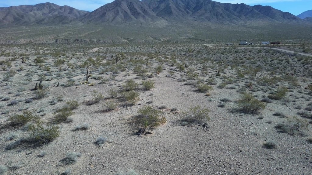 1.25 acre lot in Meadview, Arizona - owner financed land listing photo 1