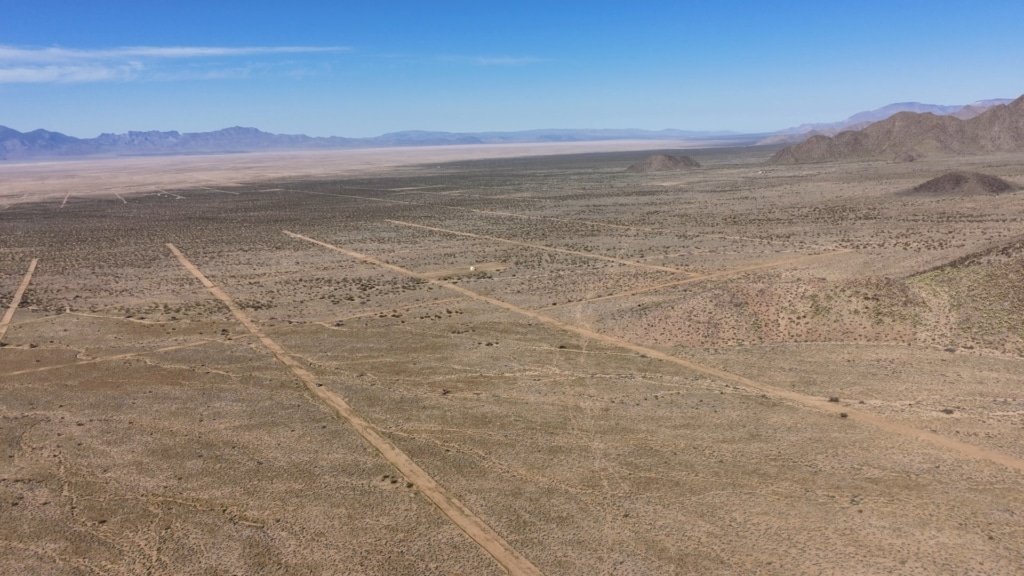 1.25 acre desert lot for sale in Mohave County, Arizona near Dolan Springs