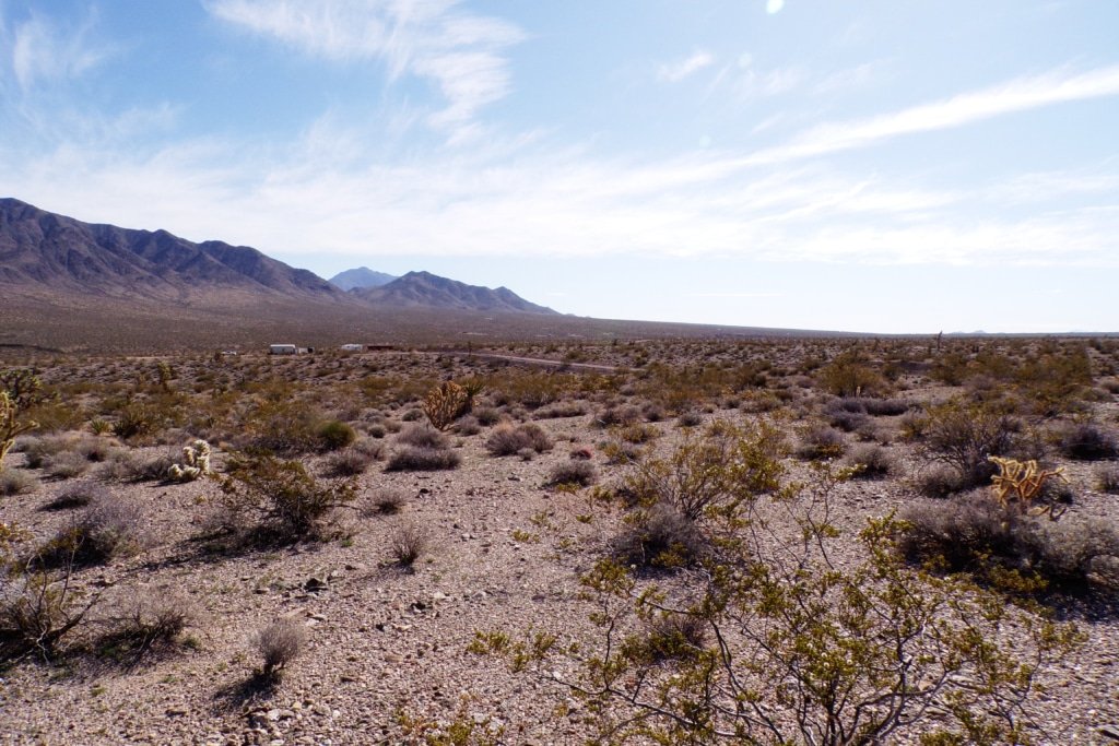 Mohave County land for sale - 1.25 acres near Meadview, Arizona photo 2
