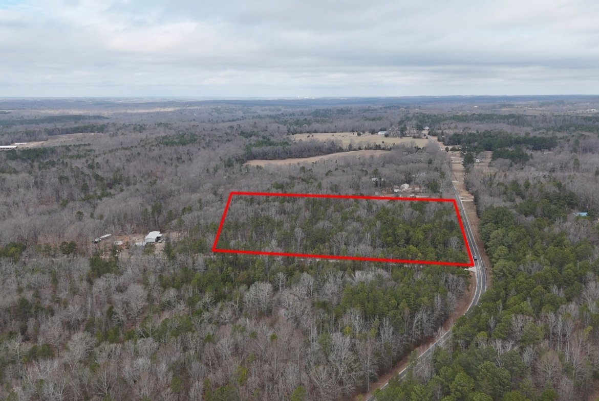 Land for Sale: 2-8 Acre Buildable Lot in Gray Court, South Carolina. Mobile homes ok. No HOA