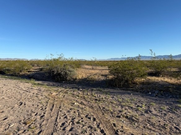 2.33 Acres Land for Sale in Golden Valley, Arizona gives you the ideal place for a basecamp that’s totally yours. Park the truck, set up your camp however you want it to be, and spend hours riding through the trails with breathtaking mountain views around you in the distance.