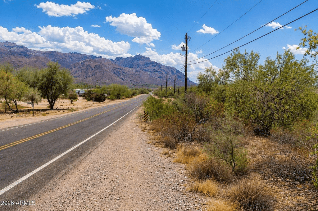 1.06 acre buildable land for sale in Apache Junction, Arizona - photo 1