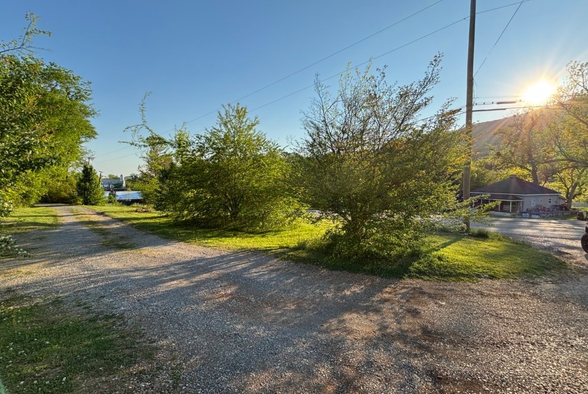 0.73 ACRES OF PRIME TENNESSEE LAND FOR SALE ON HWY 108 (WHITWELL, TN)