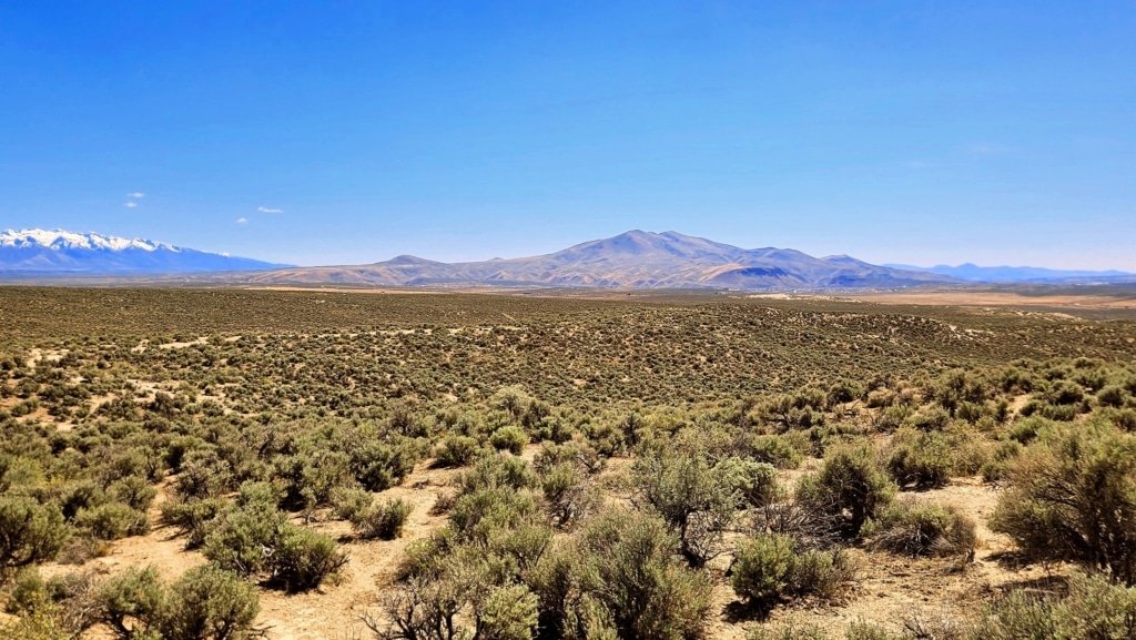 Mountainous terrain property in Elko, Nevada for owner financing - photo 8
