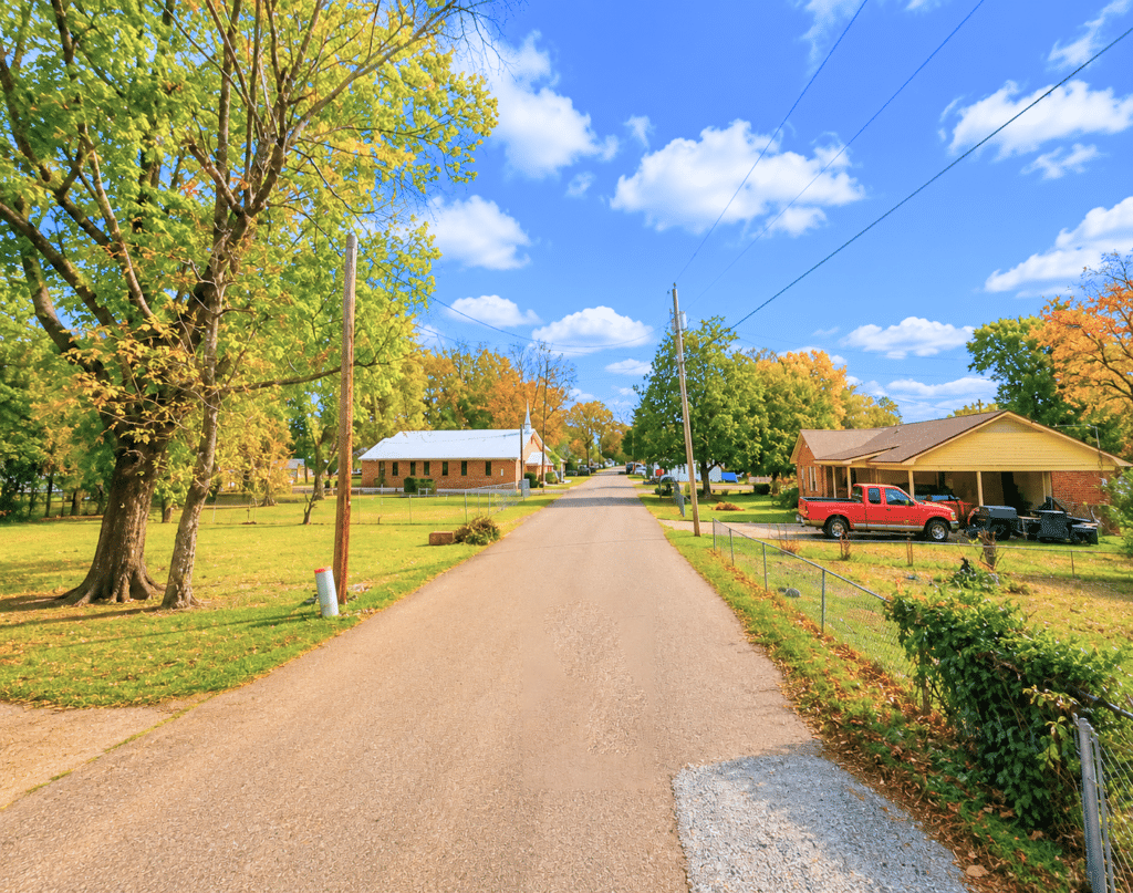 Small affordable lot allowing camping and mobile homes - photo 9