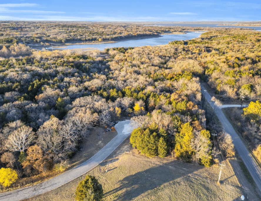Prime 0.27 Acre Homesite in Rock Creek – Gated Golf Community Near Lake Texoma