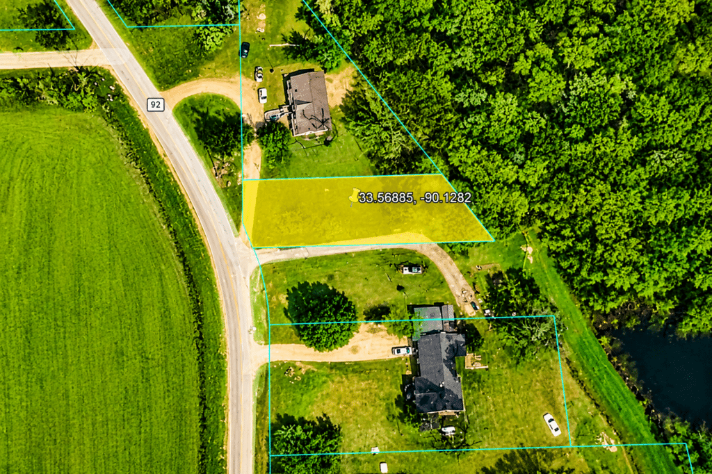 Residential corner lot with road access and utilities in Mississippi - photo 8