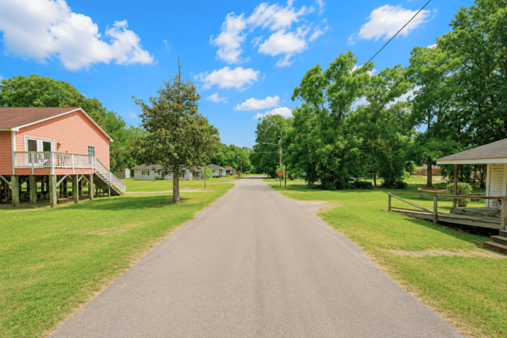 Jones County, MS residential property: 0.10 acres, $2,400 cash price - photo 3