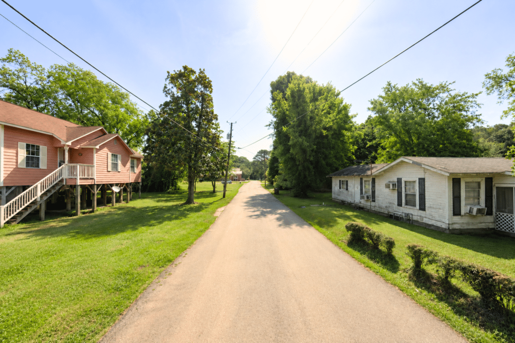 Buildable residential lot in Jones County, Mississippi with utilities available - photo 5