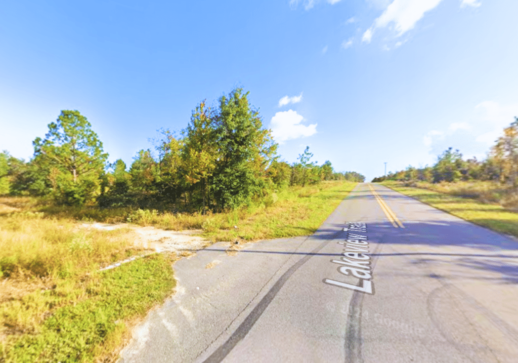 0.17 acre parcel on Maple Dr/Lakeview Trail, Interlachen, Florida