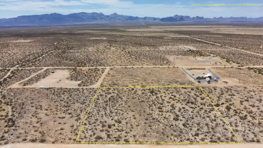 2.35 acres with mountain views, wide open skies, near Kingman AZ