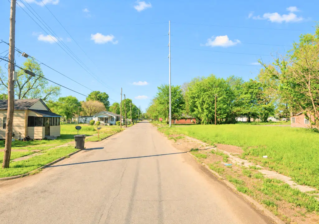 Small Residential Lot Perfect for Home Site or Investment! - photo 3